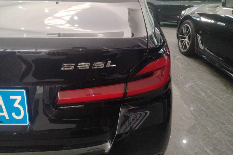 Used BMW 5 Series 2022 Restyled 525Li M Sport Package
