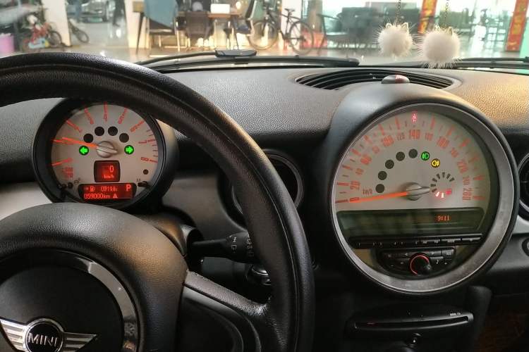 Used  MINI 2011 1.6L ONE