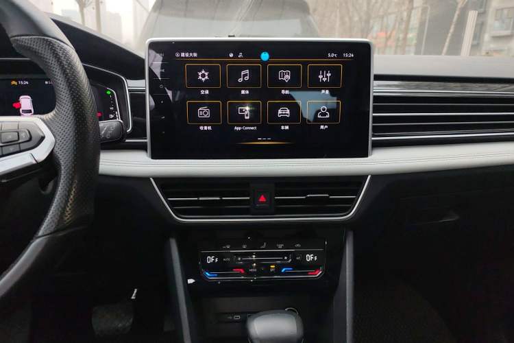 Used Volkswagen Tiguan L 2024 300TSI Automatic Two-Wheel Drive Smart Edition
