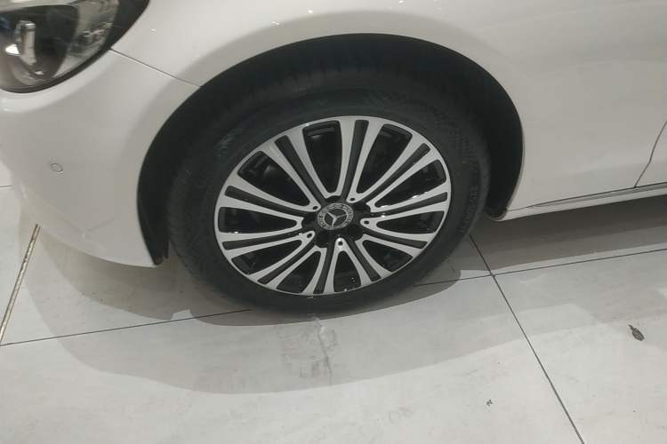 Used Mercedes-Benz C-Class 2017 Facelift C 200 L