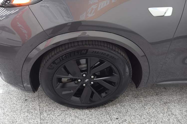 Used Li Auto L8 2023 Pro Model
