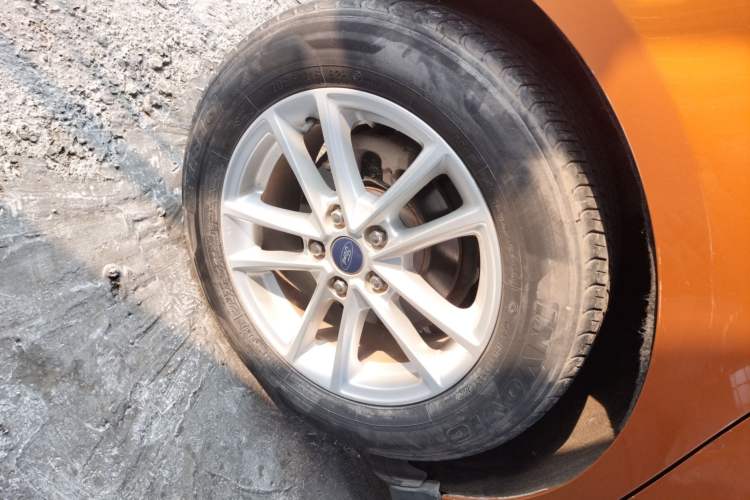 Used Ford Focus 2015 Hatchback 1.6L Automatic Fashion Edition
