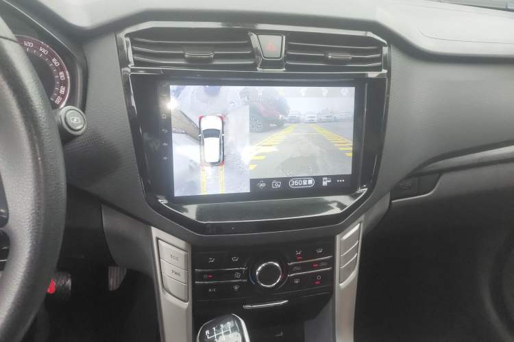 Used SAIC MAXUS T70 2019 2.0T Diesel Manual Two-Wheel Drive Comfort Version Standard Box High Chassis