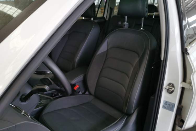 Used Volkswagen Tiguan L 2020 330TSI Automatic Two-Wheel Drive Panoramic Comfort Edition China VI Standard
