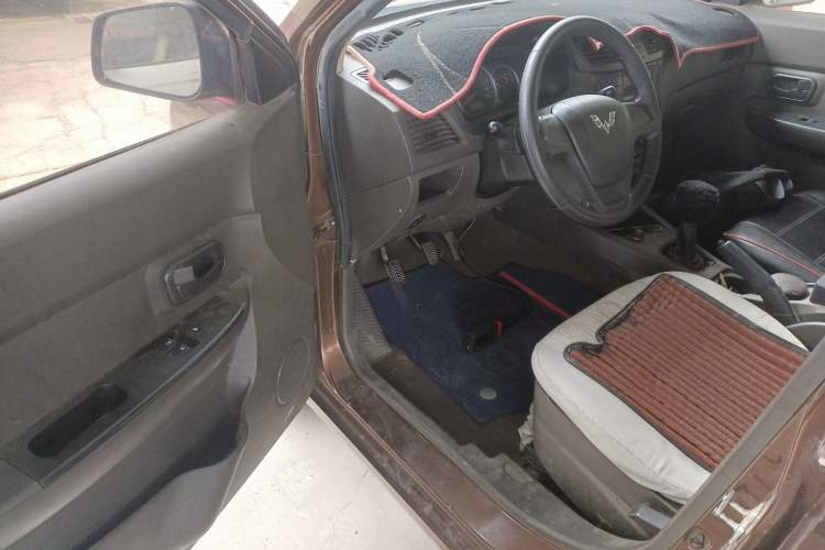 Used Wuling Hongguang 2015 1.2L S Base Model China V Standard
