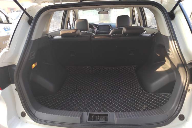 Used GAC Trumpchi GS4 2017 235T G-DCT Two-Wheel Drive Elite Edition
