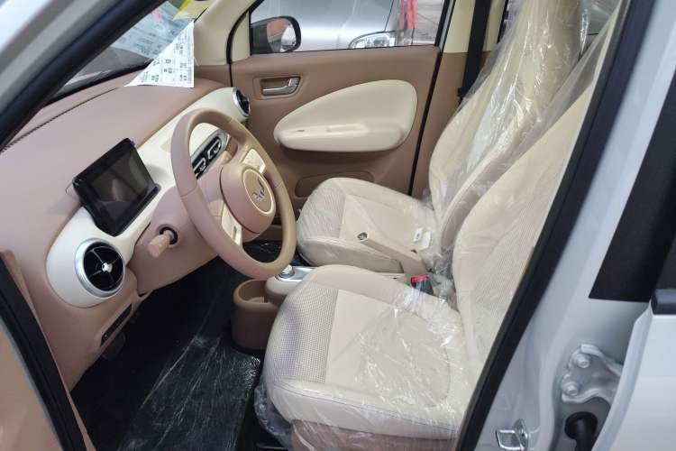 Used Wuling Hongguang MINIEV 2025 Four-Door Version Advanced Edition
