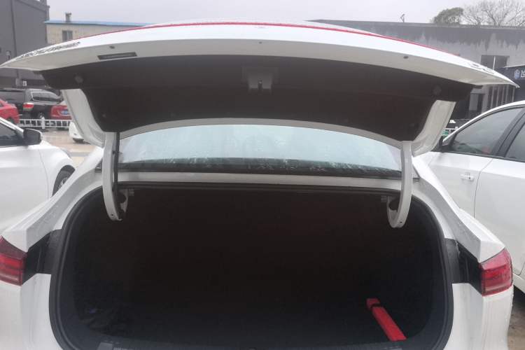 Used Roewe D6 2025 450km Deluxe Edition