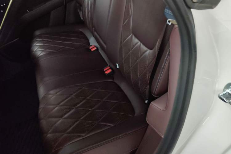 Used  11 2024 580 Three-Laser Four-Wheel Drive Luxury Edition
