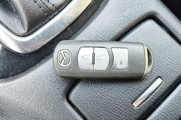 Used Mazda Atenza 2015 2.0L Blue Sky Luxury Edition