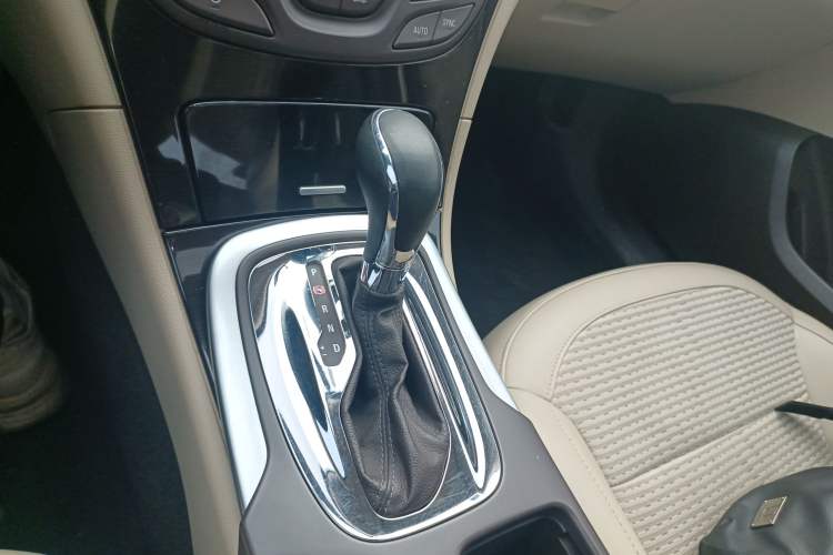 Used Buick Regal 2015 2.0L Leading Fashion Edition
