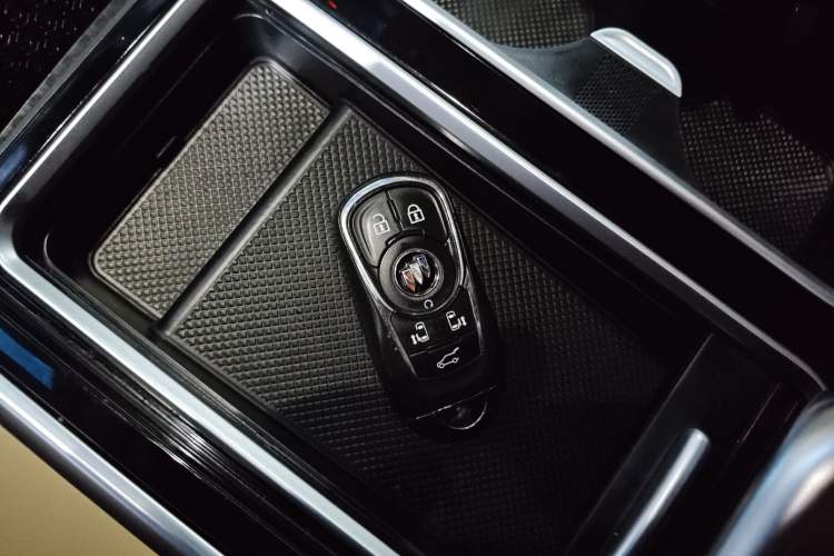 Used Buick GL8 2021 ES Landtrek 653T Luxury Model