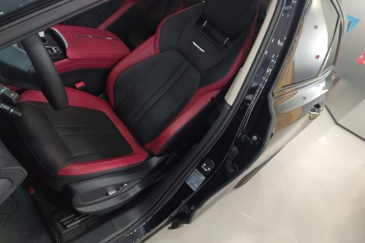 Used Hongqi HS3 2023 1.5T Two-Wheel Drive Shanwei Edition
