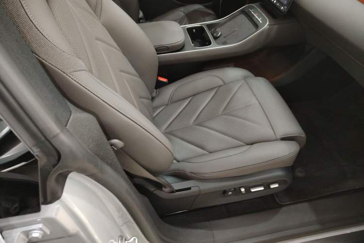 Used Nio ET5T 2025 75 kWh Touring