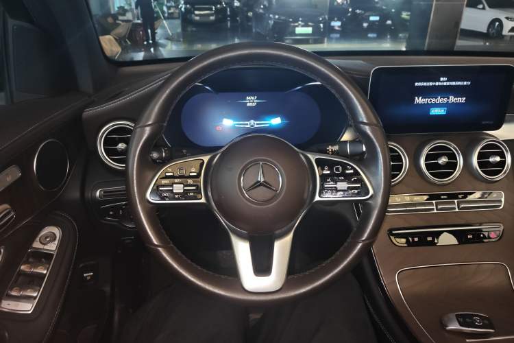 Used Mercedes-Benz GLC 2020 GLC 300 L 4MATIC Dynamic Edition
