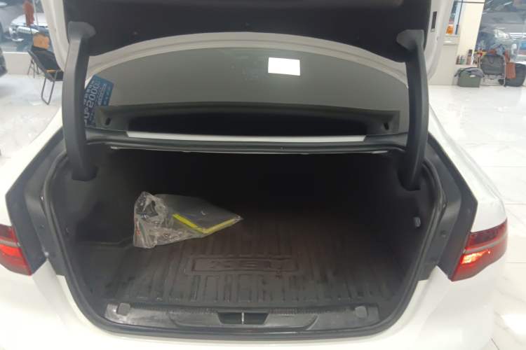 Used Jaguar XEL 2020 2.0T 200PS R-DYNAMIC Youth Sports Edition
