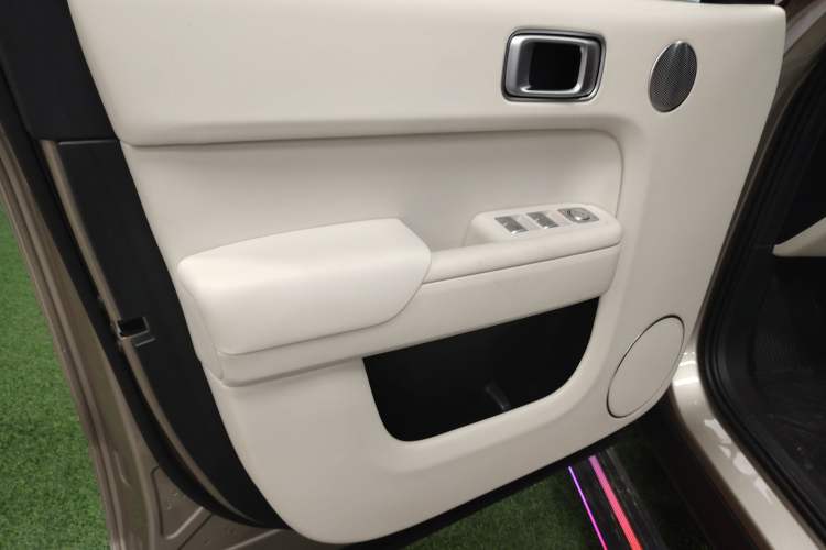 Used Li Auto L8 2023 Max model
