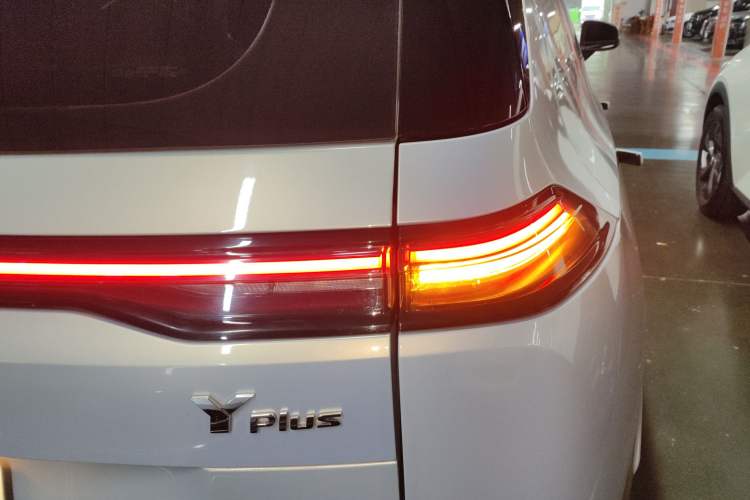 Used AION Y 2023 Younger
