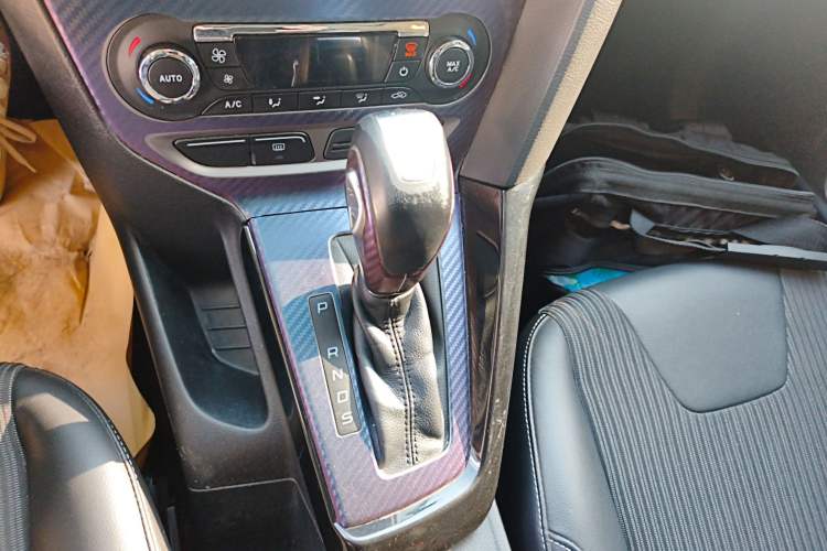 Used Ford Focus 2012 Hatchback 1.6L Automatic Fashion Edition
