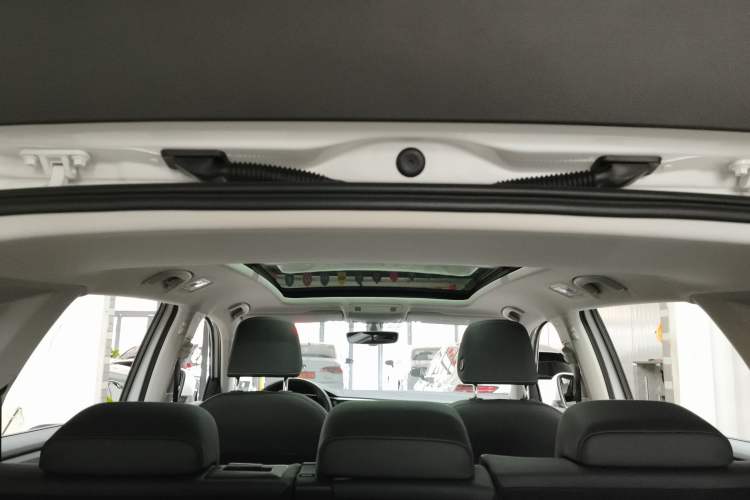 Used Volkswagen Tayron 2022 280TSI Two-Wheel Drive Luxury Smart Connectivity Version
