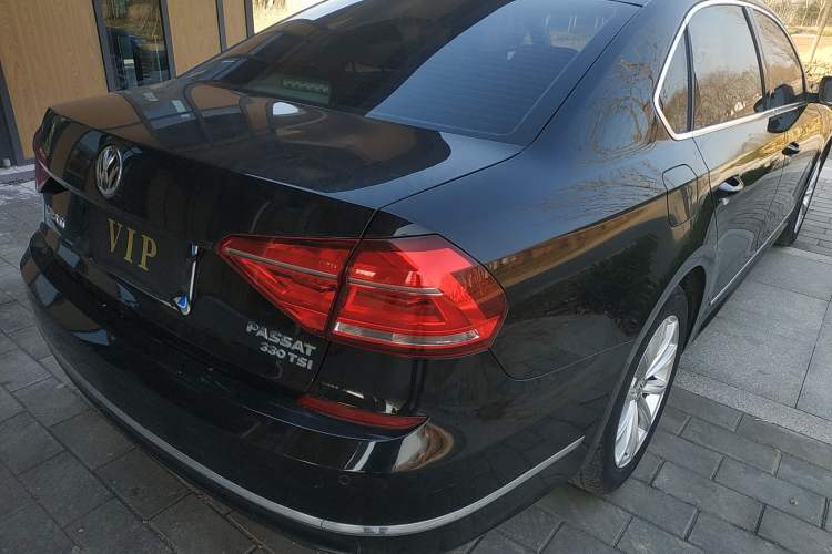 Used Volkswagen Passat 2017 330TSI DSG Luxury Edition
