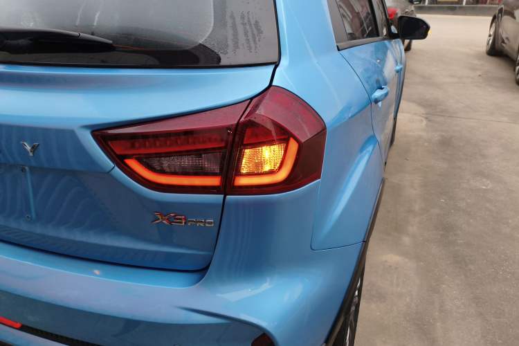 Used Geely Auto Vision X3 2021 PRO 1.5L CVT Deluxe Model
