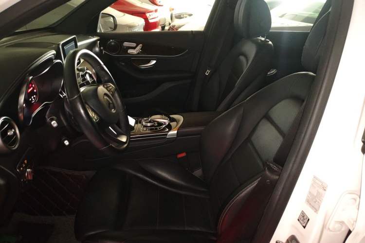 Used Mercedes-Benz GLC 2019 GLC 260 4MATIC Luxury Model
