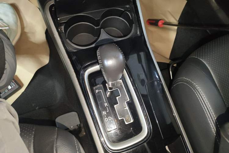 Used Mitsubishi Outlander 2018 2.0L Two-Wheel Drive Glory Edition 5 Seats
