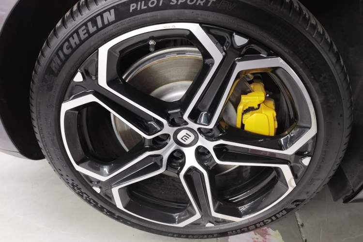 Used  SU7 2024 Rear-Drive Long-Range Intelligent Driving Version
