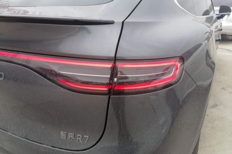 Used Hima Luxeed R7 2025 Extended-Range 331km Ultra
