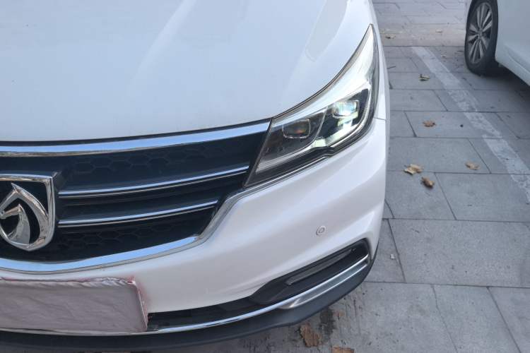 Used Baojun 730 2017 1.8L iAMT Luxury Version 7-Seater
