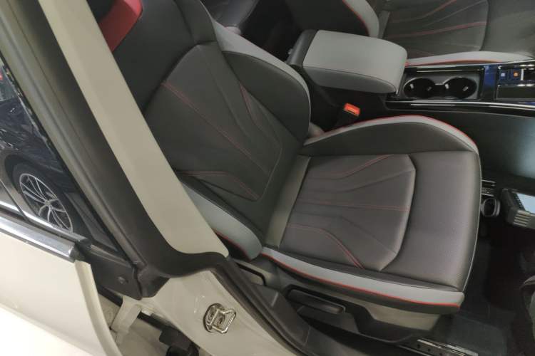 Used Volkswagen Lamando 2023 Lavida L 280TSI DSG Cool & Spicy Edition
