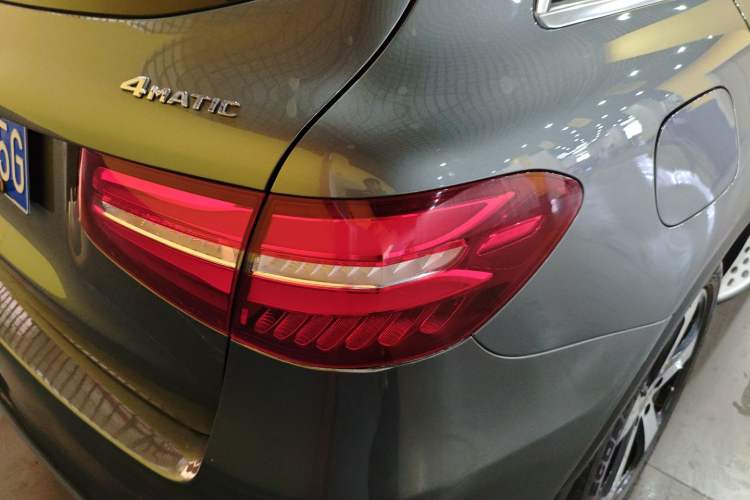 Used Mercedes-Benz GLC 2018 GLC 260 4MATIC Luxury Model
