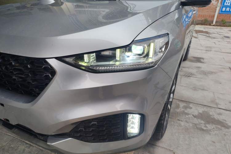 Used Wey VV6 2018 2.0T Two-Wheel Drive Flagship Version China V Standard
