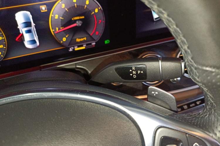 Used Mercedes-Benz E-Class 2018 E 300 L Sporty and Stylish Model