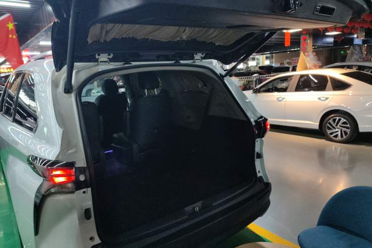 Used Toyota Sienna 2023 2.5L Hybrid Comfort Edition
