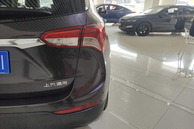 Used Buick Envision 2018 20T Two-Wheel-Drive Elite Model
