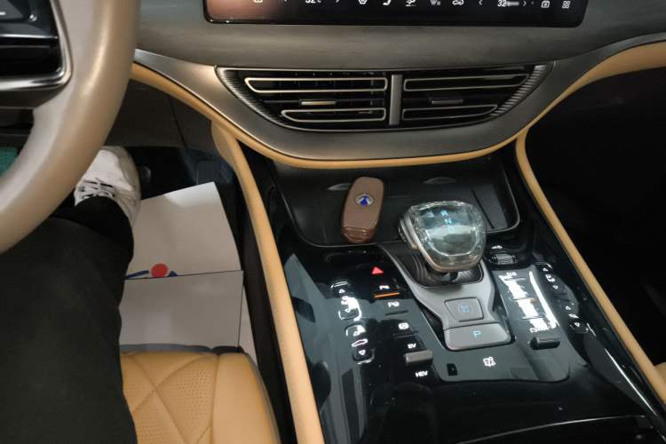 Used Denza D9 2022 DM-i 970 Four-Wheel Drive Flagship Model