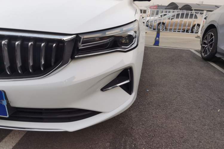 Used Geely Auto Emgrand 2025 4th Generation 1.5L CVT Luxury Version
