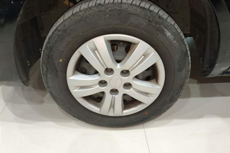 Used FORTHING Lingzhi 2023 M5L 1.6L Base Model 7 Seats
