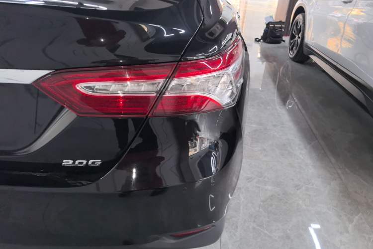 Used Toyota Camry 2021 2.0G Luxury Edition
