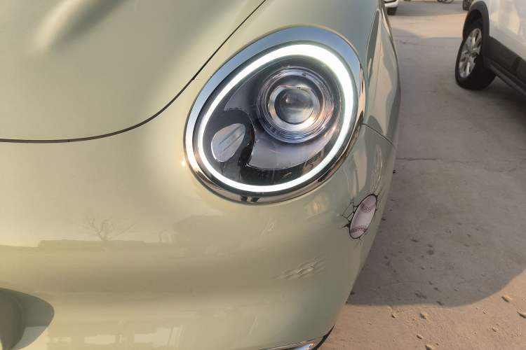 Used ORA Good Cat 2022 Morandi Edition 400km Standard Range Luxury Version Lithium-Ion Battery