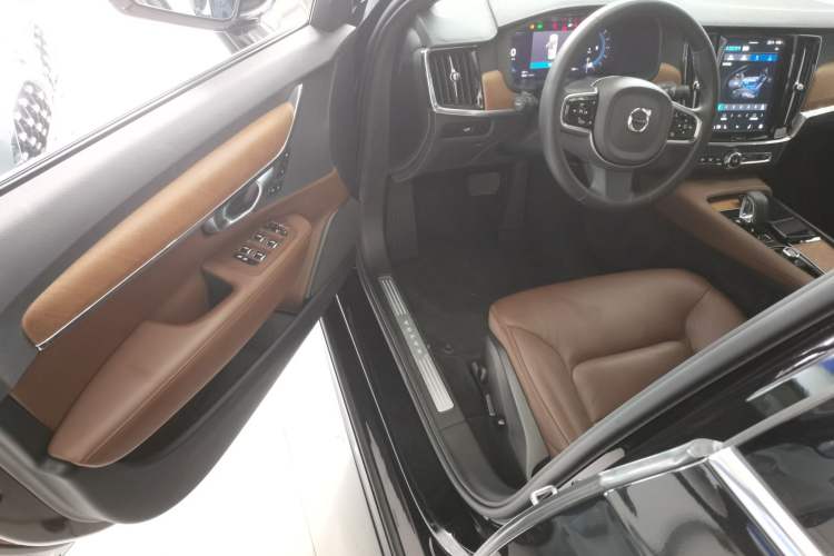 Used Volvo S90 2024 B5 Zhiyi Luxury Edition
