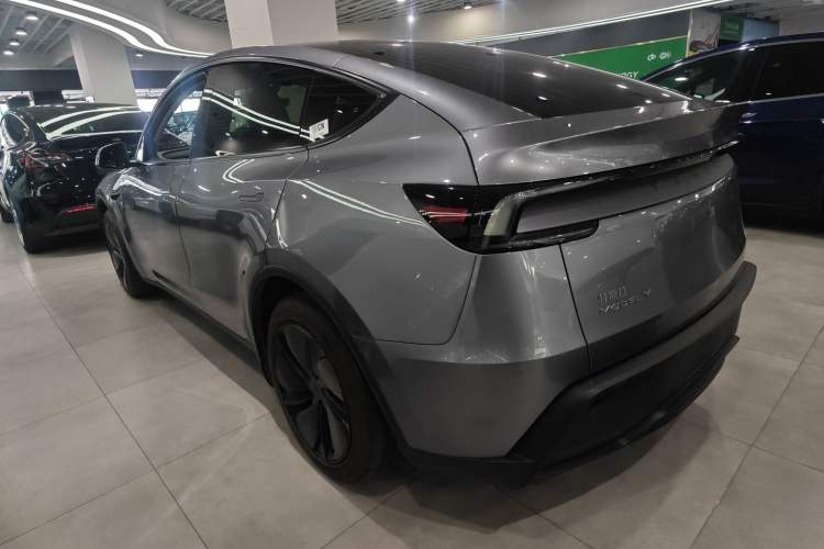 Used Tesla Model Y 2025 Rear-Wheel-Drive Version
