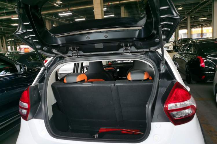 Used Geely Auto Vision X1 2017 1.3L Automatic Player Edition
