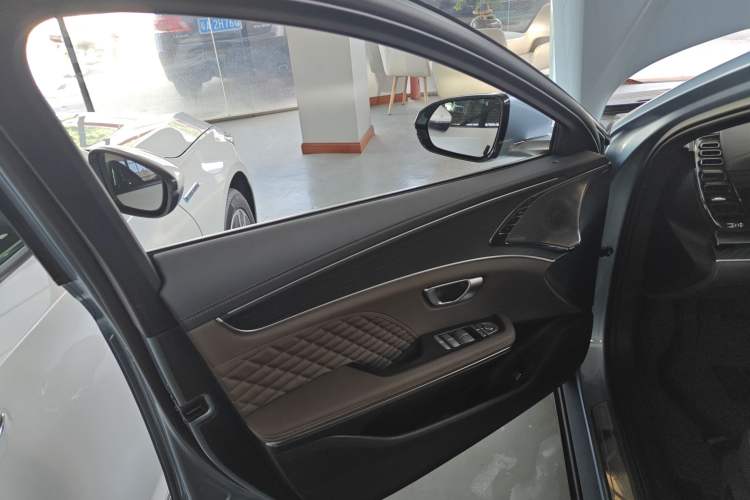 Used BYD Han 2023 DM-i Champion Edition 121KM Prestige Model
