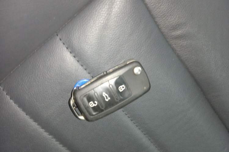 Used Volkswagen Lavida 2017 1.6L Automatic Comfort Edition
