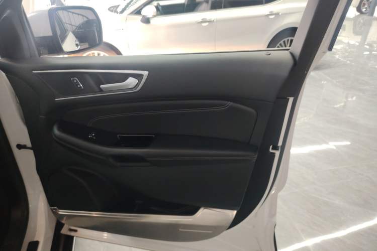 Used Ford Edge 2018 EcoBoost 245 Two-Wheel-Drive Titanium 7-Seater China V Standard
