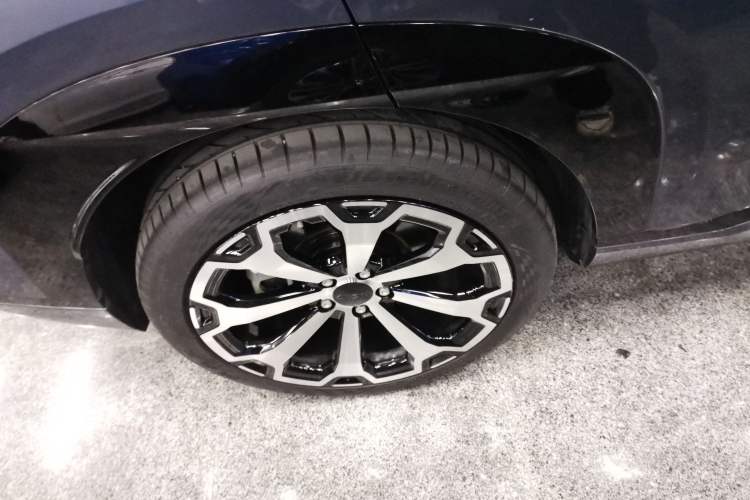 Used AION V 2024 Aion Tyrannosaurus 650 LiDAR Edition
