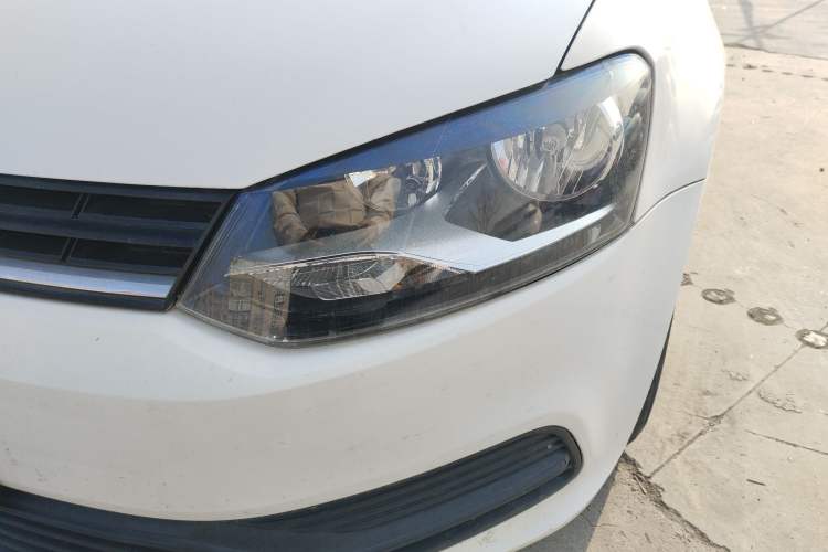 Used Volkswagen Polo 2014 1.4L Manual Fashion Edition